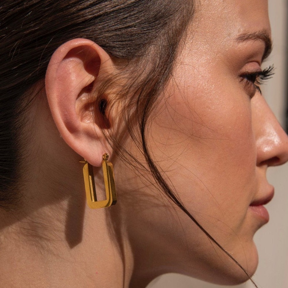 Waterproof gold plated square earrings - Picture 6 of 6